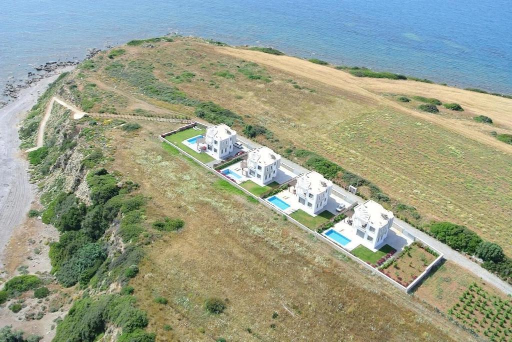 Olga Luxury Beach Front Villas Lakhaniá Extérieur photo
